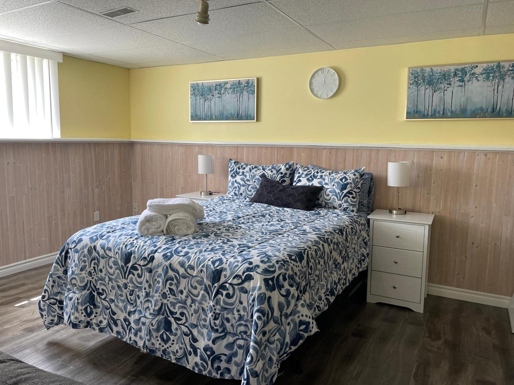 Private In * Niagara Falls